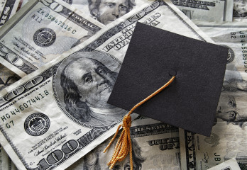 5 Financial Tips Every Recent College Gr...