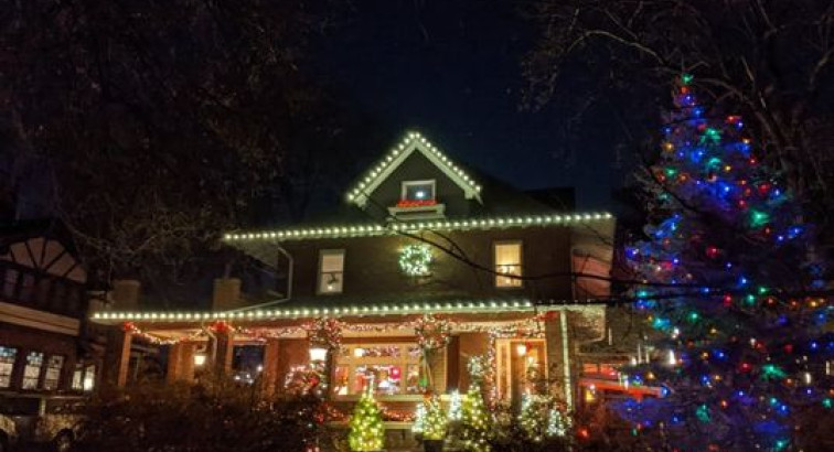 Lincoln’s Near South Neighborhood: Christmas Lights Sightings