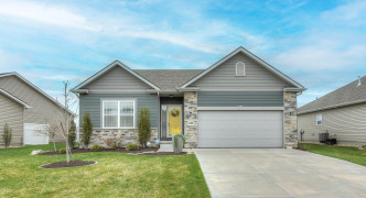 2158 Skyhawk Avenue, Papillion