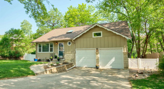 9122 Westridge Drive, Omaha