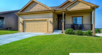 6602 Michael Drive, Papillion