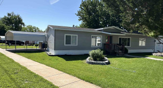 168 East Lawn Court , Kearney