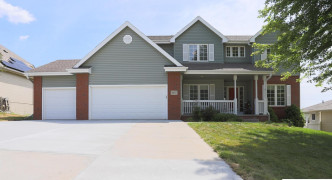 8615 S 97th Street, La Vista