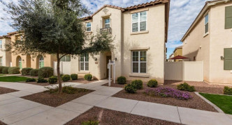 957 S WALLRADE Lane, Gilbert