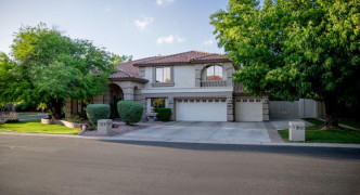 2722 W CARLA VISTA Drive, Chandler