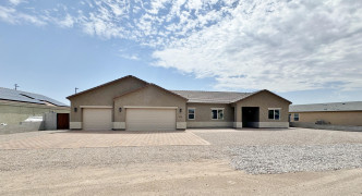 3935 N JUNIPER Drive, Eloy