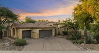 744 E COUNTY DOWN Drive, Chandler