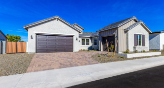 7558 W GELDING Drive, Peoria