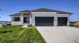 11026 Ranch Drive, Papillion