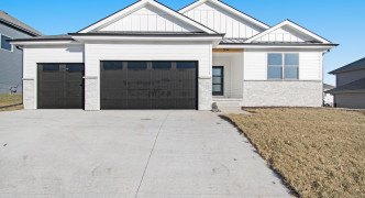 11705 Port Royal Drive, Papillion