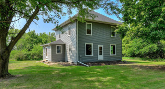 2421 County Road J , Hooper