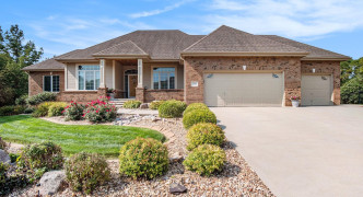 5003 Westlake Circle, Papillion