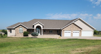 4710 Dove Hill Avenue , Kearney