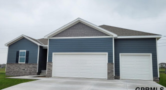 6415 Harvest Drive, Papillion