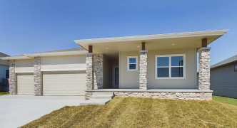 7900 Maxine Drive, Lincoln