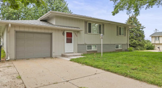 4424 N 93 Street, Omaha