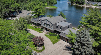 22446 S Shore Drive, Waterloo