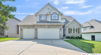 10255 Cimarron Woods Drive, La Vista