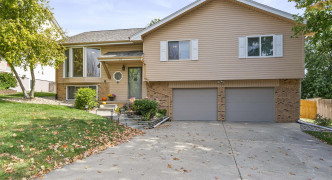 918 Wynnwood Lane, Papillion