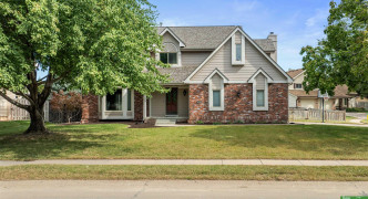 808 Joseph Drive, Papillion