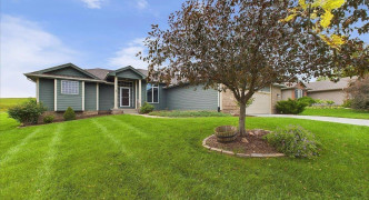 7308 N 155 Terrace, Bennington