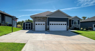 1611 W Big Sky Road, Lincoln