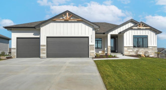 11512 Slayton Street, Papillion