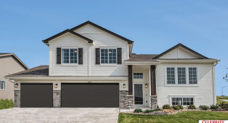 10505 White Pine Drive, Papillion