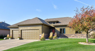 1906 Walnut Creek Drive, Papillion