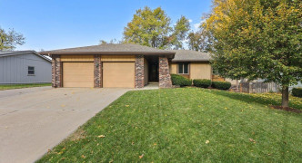 908 W Perry Street, Papillion