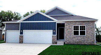 6422 Park Crest Drive, Papillion