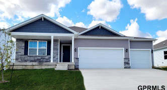 6418 Park Crest Drive, Papillion