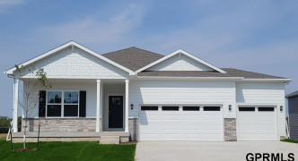 6426 Park Crest Drive, Papillion