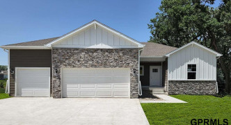 6414 Park Crest Drive, Papillion