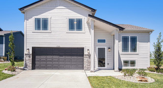 10508 White Pine Drive, Papillion