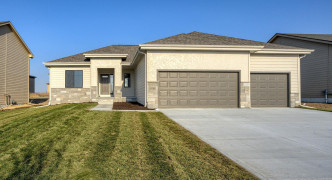 5725 Kestrel Parkway, Elkhorn