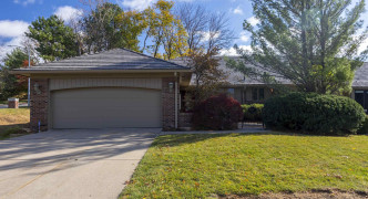 10009 Fieldcrest Drive, Omaha