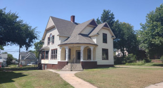 1011 E Street, Fairbury