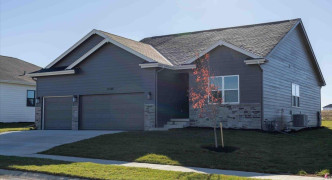 11709 Port Royal Drive, Papillion