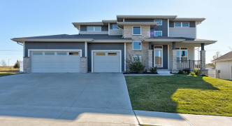 10505 Cove Hollow Drive, Papillion