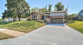 8201 Robin Hill Avenue, Ralston