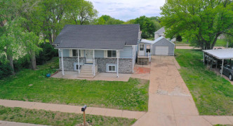 712 S Wabash Avenue , Hastings