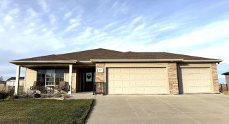 1304 Lakeridge Drive , Hastings
