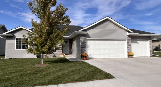 313 Cottage Park Drive , Aurora