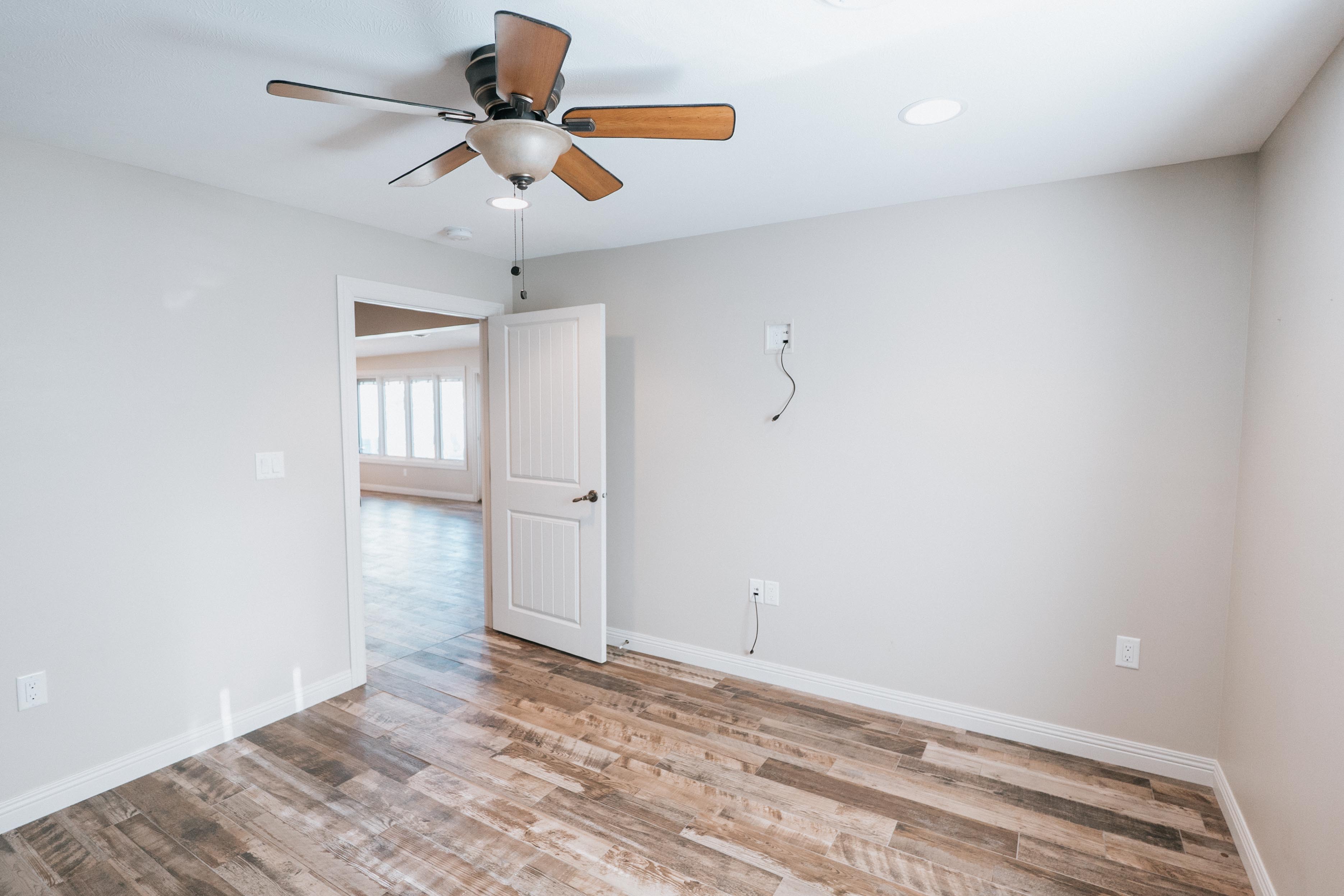 56 North Point Drive 13 - image 18