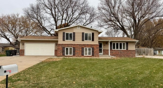 810 Maplewood Avenue , Hastings