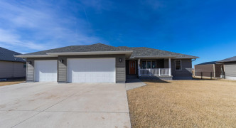 1612 S Wabash Avenue , Hastings