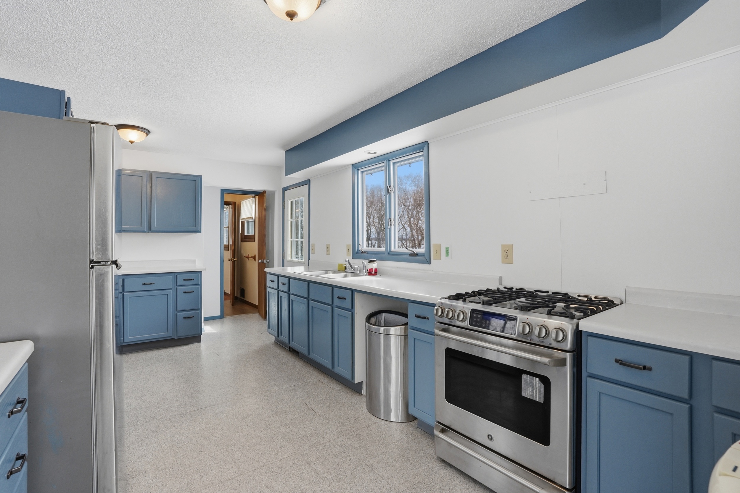 12916 250th Ave N - image 19