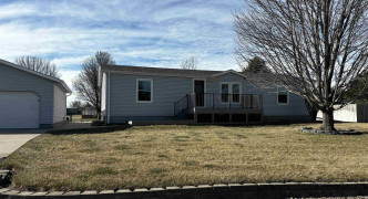 1005 W Maple Street , Blue Hill