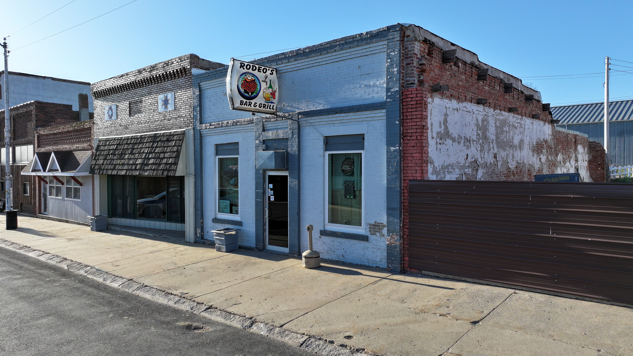 116 W Broadway Street - image 3